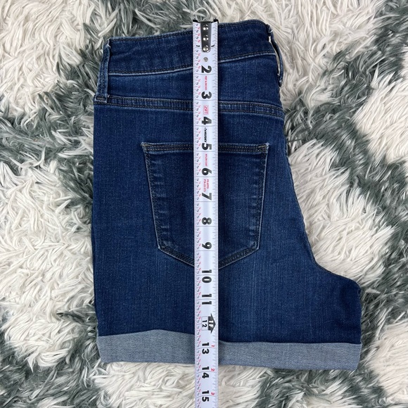 Universal Thread Women's Distressed Jean Shorts Blue Size 6/28 - Picture 8 of 8